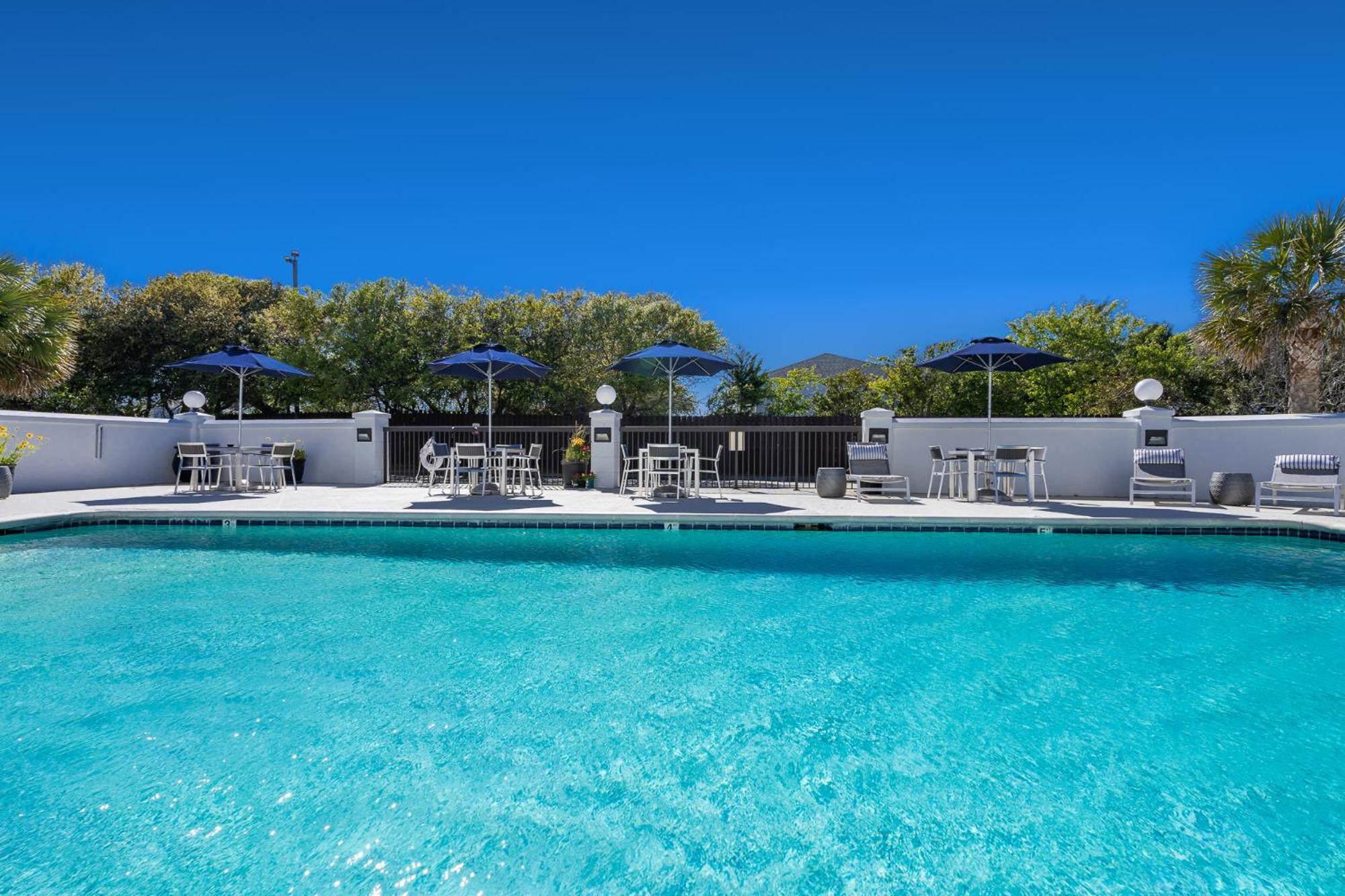 Hotel Alice Pine Knoll Shores Exterior foto