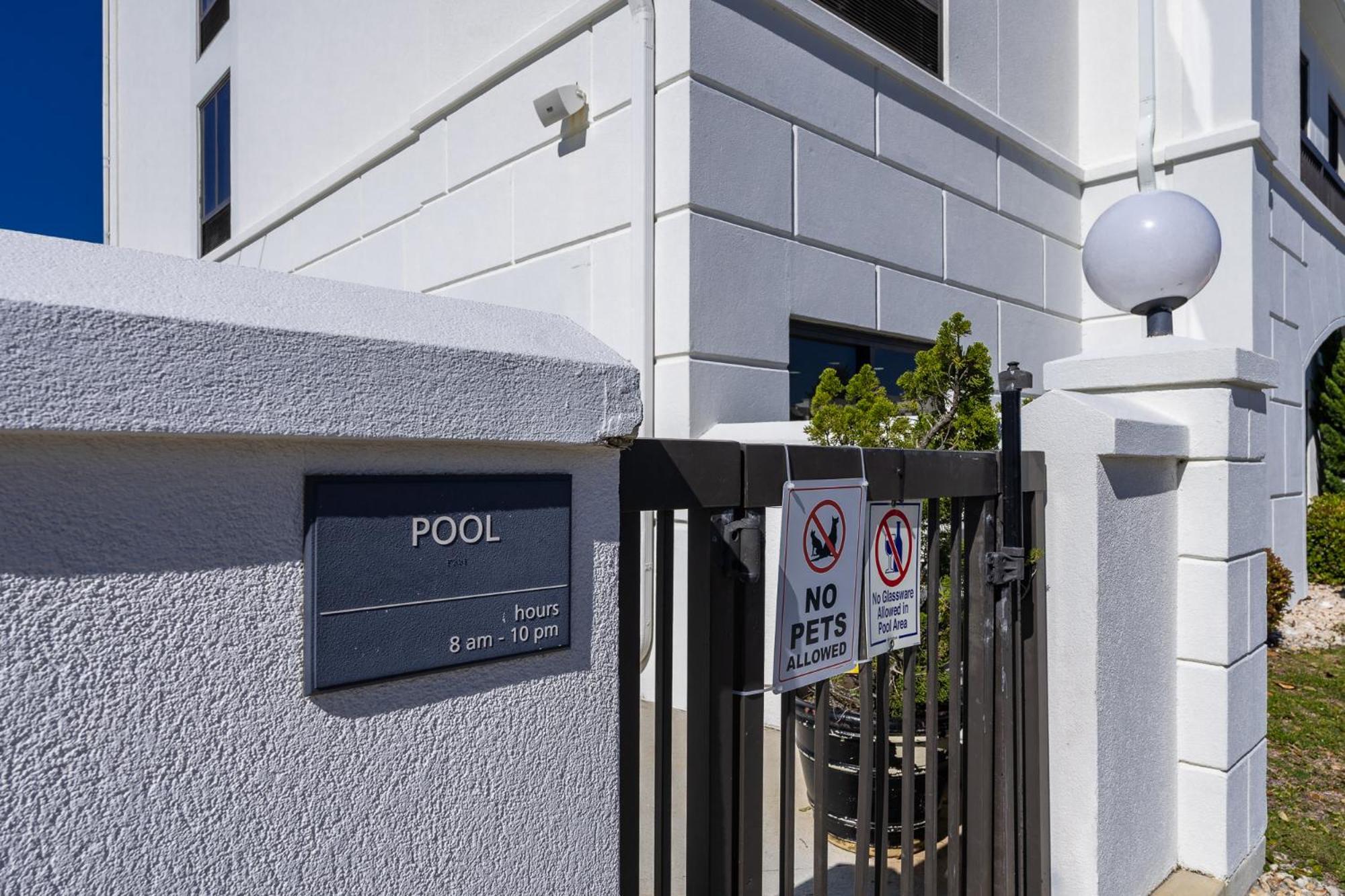 Hotel Alice Pine Knoll Shores Exterior foto