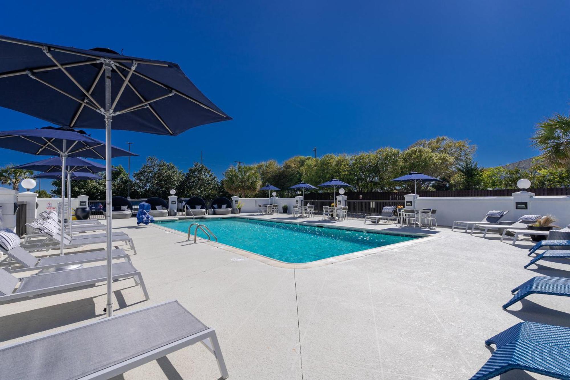Hotel Alice Pine Knoll Shores Exterior foto
