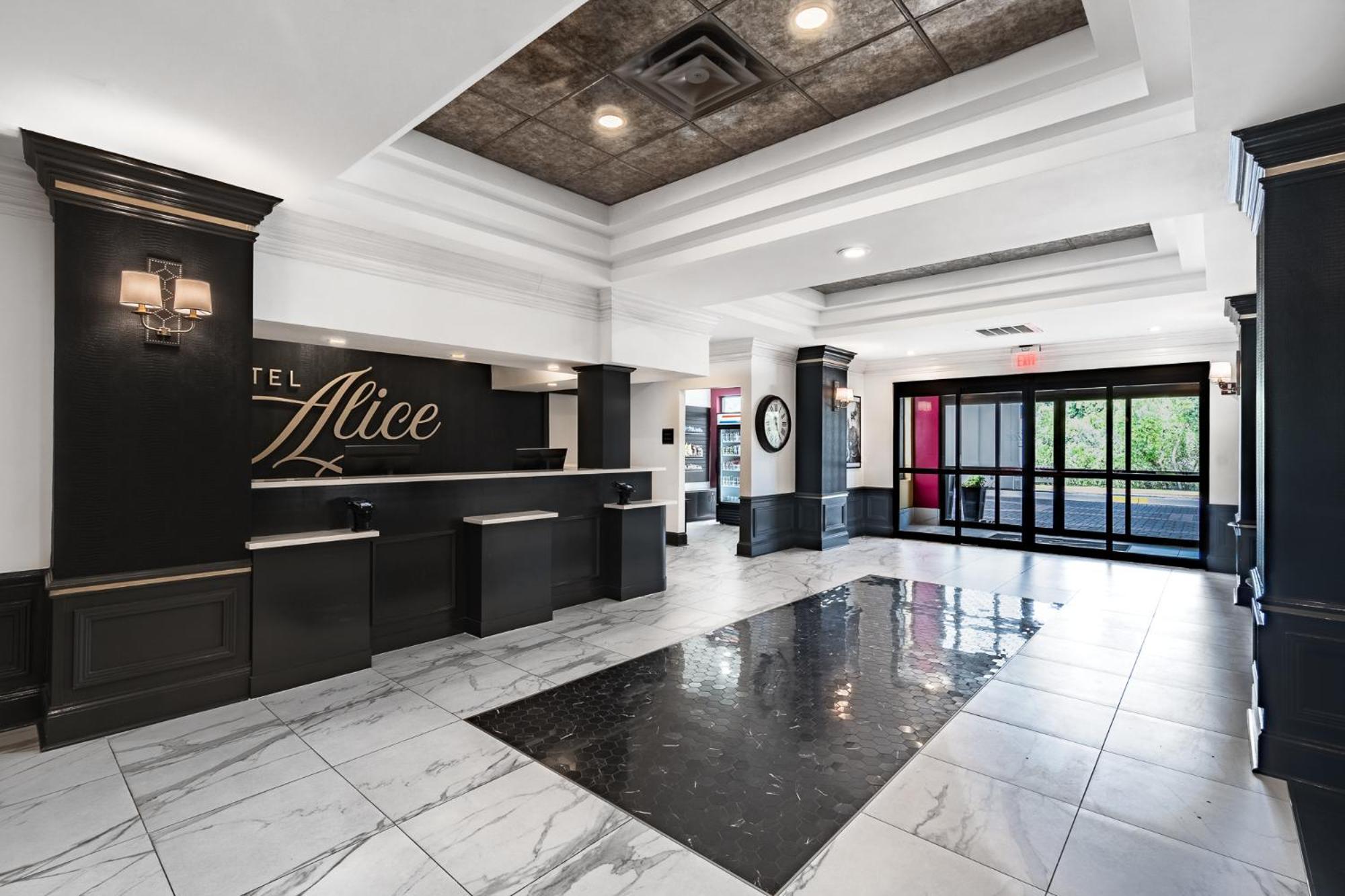 Hotel Alice Pine Knoll Shores Exterior foto